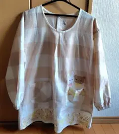 チェック柄エプロン ウサギとクマ刺繍　М〜Ｌサイズ　保育園　保育士