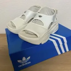 厚底 24cm アディダスオリジナルス オズガイア サンダルのサムネイル