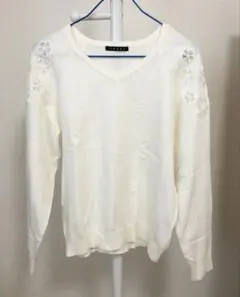 INGNI Vネック花びら透かしニットセーター　アイボリー　Mサイズ