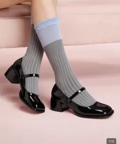 ブラック ストラップ付きヒールシューズ