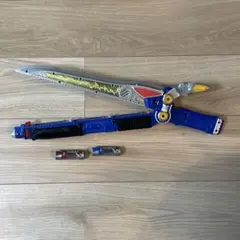 『獣電戦隊キョウリュウジャー』に登場する武器「直列獣電剣 ザンダーサンダー」