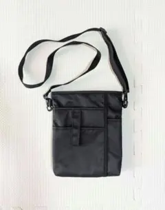 【美品】無印良品 ブラック ナイロン ショルダーバッグ ペン差し付き サコッシュ