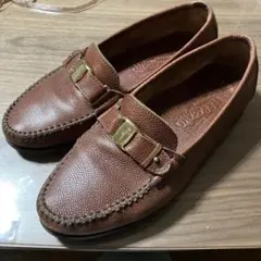 フェラガモ ブラウンレザー ローファー 低ヒール