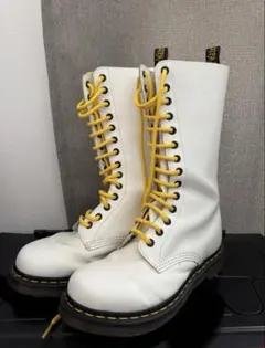 【希少・ホワイト社製】ドクターマーチン 14ホール サイズUK4 希少・ホワイト社製】ドクターマーチン 14ホール サイズUK4