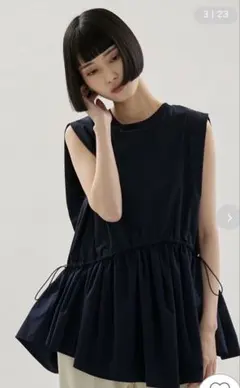 emmi 今季品！カットコンビフレアトップスのサムネイル
