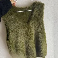 オリーブグリーン ファー ニットベスト