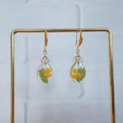 ミモザ レジン ピアス ゴールド しずく型 ハンドメイド イヤリングに変更可