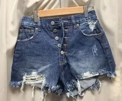 ダメージショートパンツのサムネイル
