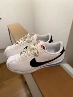 NIKE CORTEZ DN1791-100 ホワイト 26.5cmのサムネイル