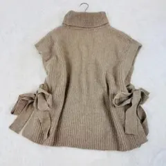 Attention アテンション　サイドリボン　タートルネック　ニットベスト