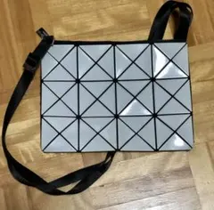 BAOBAO ISSEY MIYAKE サコッシュ イッセイミヤケ バッググレーのサムネイル