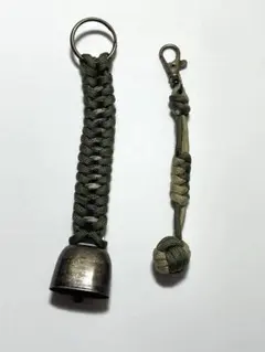 パラコードの熊鈴とキーホルダー