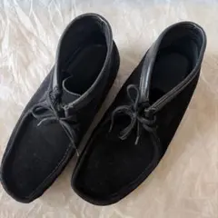 Clarks Originals ワラビーブーツ ブラック スエードのサムネイル