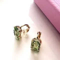 【美品】スワロフスキー　ミレニア　クリップイヤリング　グリーン　スクエア　箱付き