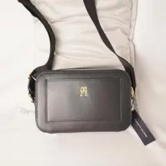 トミーヒルフィガーショルダーバッグ
