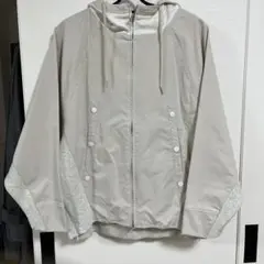 ブージュルードベージュフード付き ジャンパー