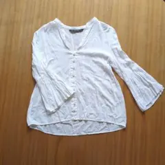 ZARA BASIC ホワイト Vネック長袖シャツ