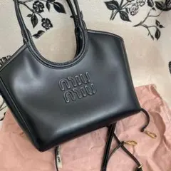 Miu Miu Ivy レザー トートバッグ ブラックのサムネイル