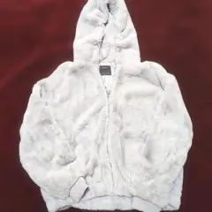 Bershkaグレー フード付き ファーコート