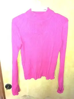 ピンク リブ編み タートルネック セーター