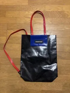 FREITAG トートバッグ 黒/赤のサムネイル
