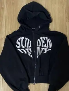 ブラック クロップド短丈パーカー ロゴプリント