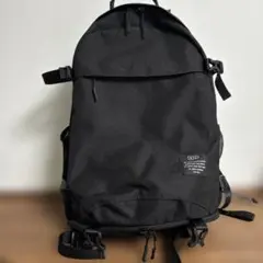 【KiU】　リュック　バックパック　ブラック　22Lのサムネイル