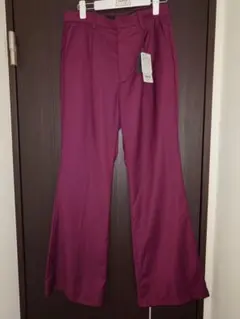 未使用 HAREワンプリーツストレッチ TRストレートフレアパンツ ボルドー S