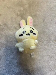 ちいかわ ガチャガチャ うさぎ お座りぬいぐるみ