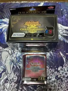 WCS2026 デッキケース＆スリーブレッド 遊戯王 wcs 世界大会 2026 スリーブ レッド 2個& デッキケース - メルカリ