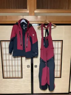 デサントDESCENTE スキーウェア上下セット 赤/黒 Mサイズ
