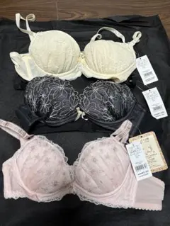 ブラジャー3点セット tutuanna