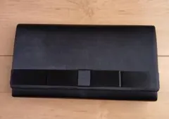 リボン付き黒クラッチバッグ