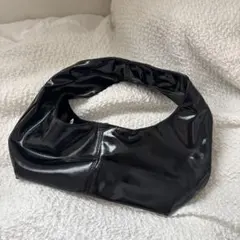 エナメル調 ブラック ハンドバッグ