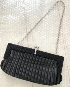 パーティーバッグ　黒　ラインストーン　プリーツ　クラッチバッグ　がま口　結婚式