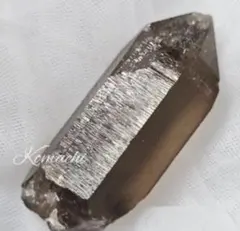 ガウリンシャンカール慈愛溢れる聖石虹の天然水晶約10.2〜10.5ミリ