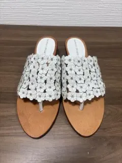 tsumori chisato WALK トングサンダル 花モチーフ　Ｌサイズのサムネイル
