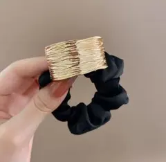 ヘアアクセサリー 　シュシュ　2個セット　黒　紫　新品未使用品　セット割引