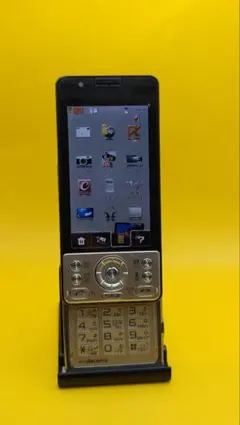 ✨ レア docomo ドコモ P-03C ワンセグ ガラケーのサムネイル