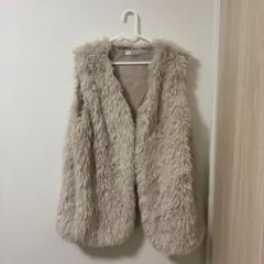 ベージュ ファーベスト ノースリーブ