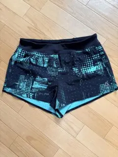 ブラック×グリーン　 ショートパンツ