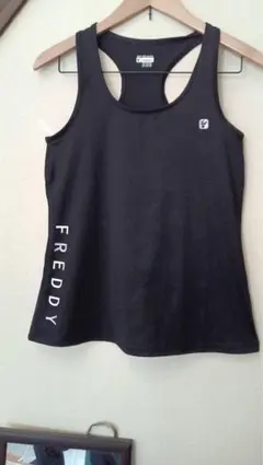 FREDDY タンクトップ Ｓ　エアロ　ズンバ　ヨガ フィットネス　フレディ