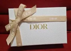 Dior♥️ 限定リボン　付き　ホワイト　ボックス　ギフト　小物入れ　緩衝材