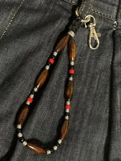 スマホストラップ カラビナ ビーズ ウッド メタル 黒 赤 アメカジ パラコード