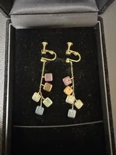 Item thumbnail for item 112dec2a-3b7c-4a6f-b4e2-2fb169a192fc