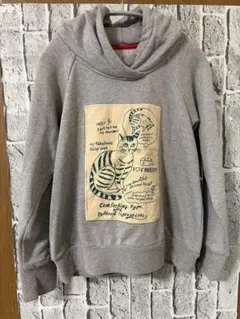 Syrup シロップ　グレーパーカー　猫プリント入り　レディースのサムネイル