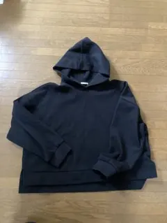 GU フード付き ブラックパーカー　シンプル