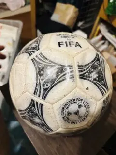Questraサッカーボール1994のサムネイル