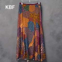 KBF ケービーエフ　ロングスカート　総柄　 ロング丈 花柄 フラワープリントのサムネイル