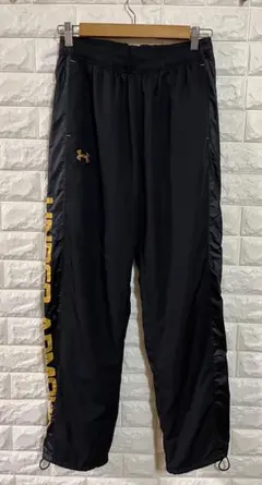 美品　アンダーアーマー　パンツ　Mサイズ